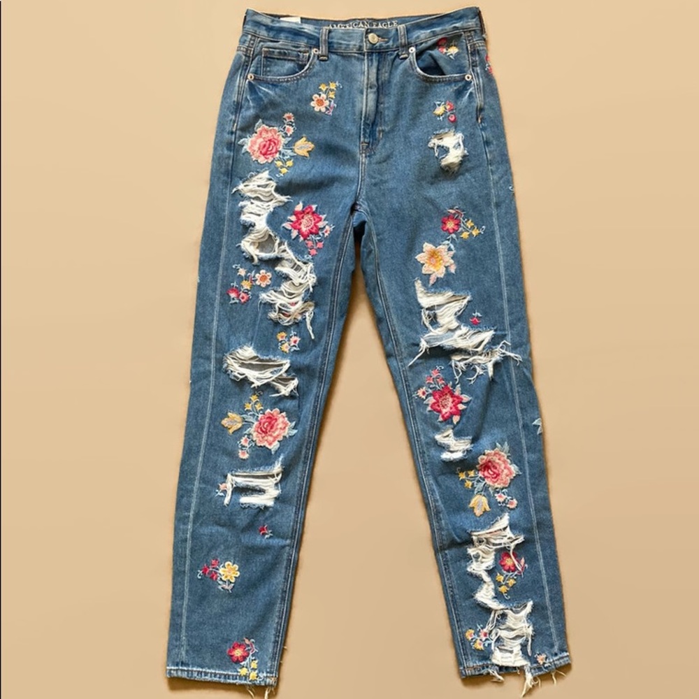 Embroidere AE Mom Jeans